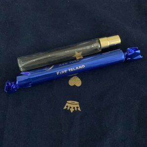 Bond No. 9 New York Bon Bon Fire Island  .254 fl oz; 7.5 ml. Spray cellophane.